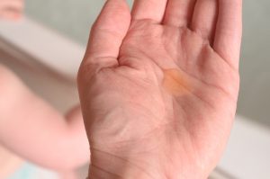 Mia & Dom Organic Baby Bath Oil review – Natural Beauty with Baby