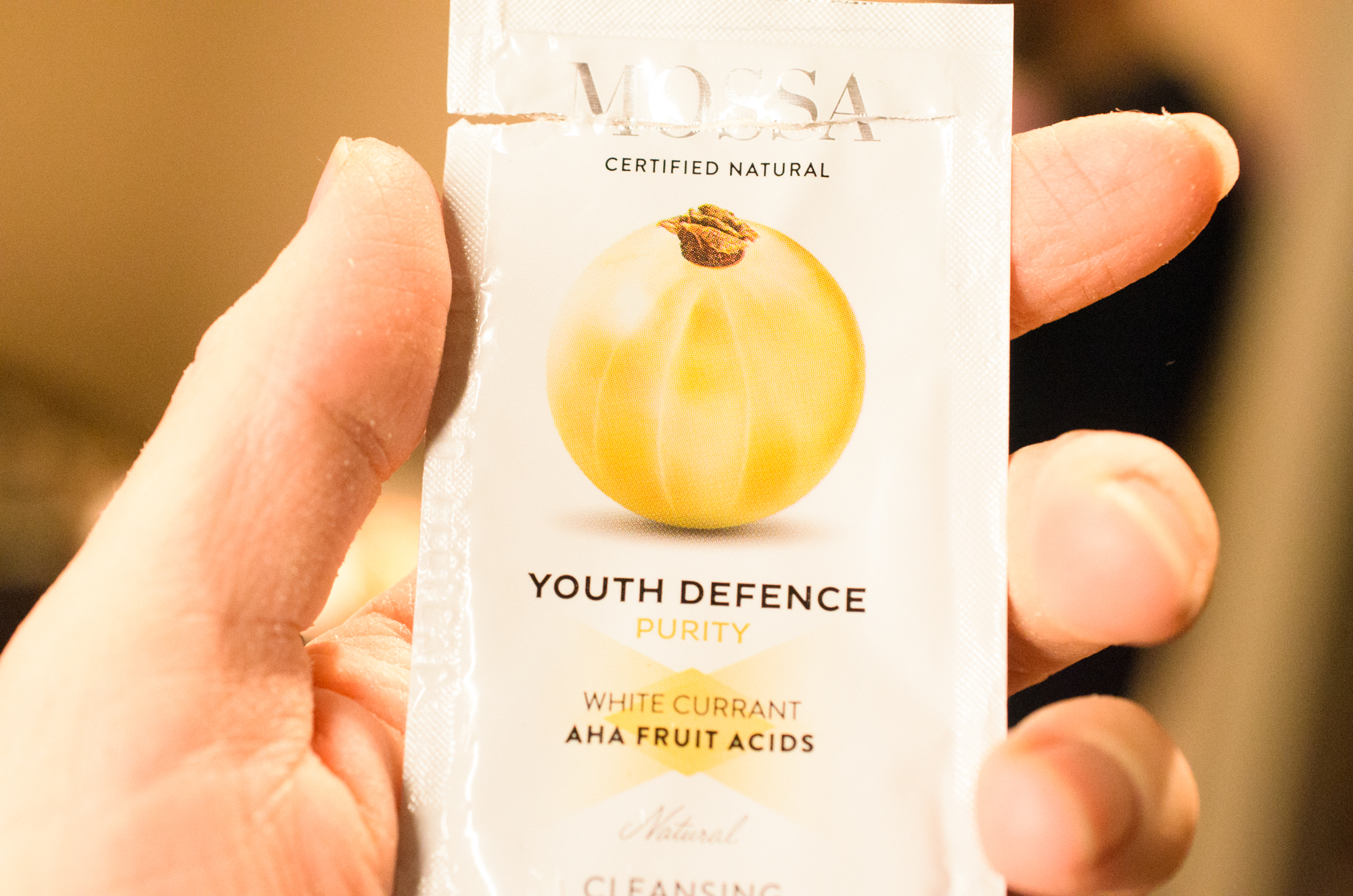 Mossa Youth Defence Creme-Mousse Cleanser