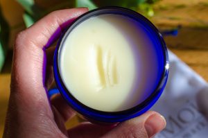 oMoi Le Baume de Bébé texture