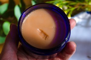 oMoi Moringa & Cherry Cleansing Balm texture