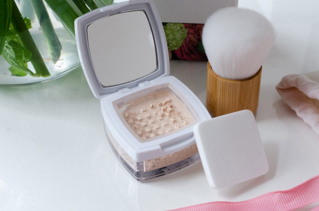 Showing the texture of The Classic Foundation
