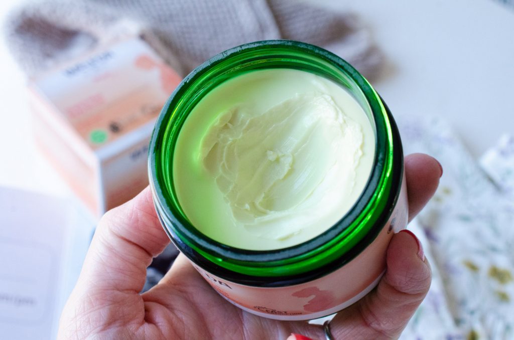 The texture of the body butter - so creamy and good!