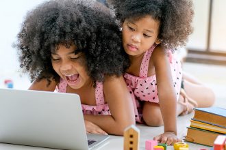 The rise of online toy stores: how to choose the best for your kids