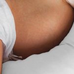 How pregnancy pillows support you from the first trimester to postpartum