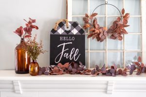 Fall Mantel Decor Ideas to Warm Up Your Living Room