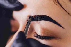 Chemical-Free Beauty: Enhance Your Natural Look With Henna Brows