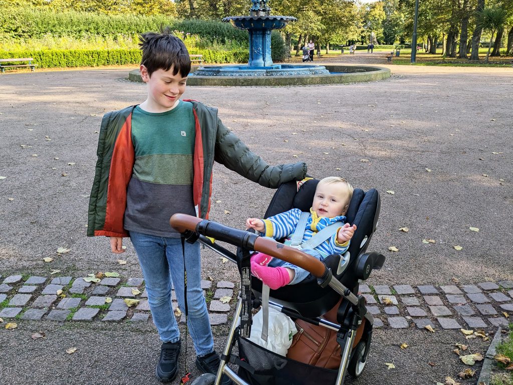 Jonah loves Ellie so much!