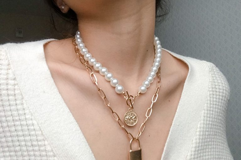 The Modern Heirloom: Choosing a Pearl Necklace You’ll Still Love in 20 Years The Modern Heirloom: Choosing a Pearl Necklace You’ll Still Love in 20 Years