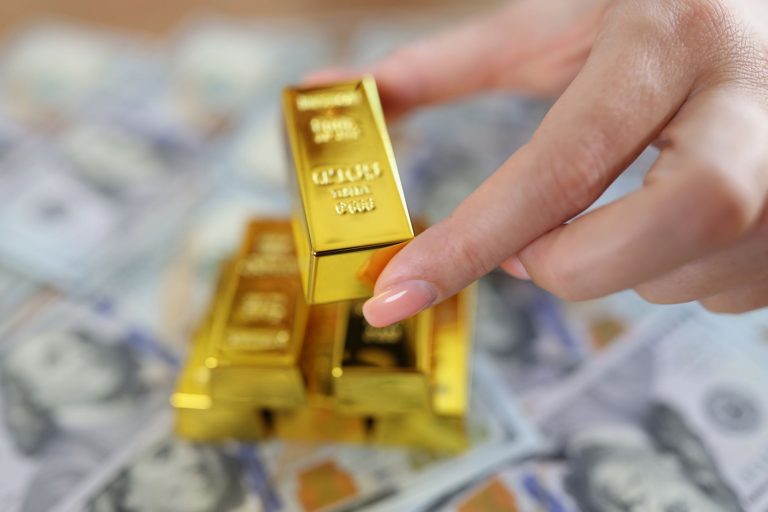 Should You Sell Gold Now? A Practical Guide to Timing the Market Should You Sell Gold Now? A Practical Guide to Timing the Market