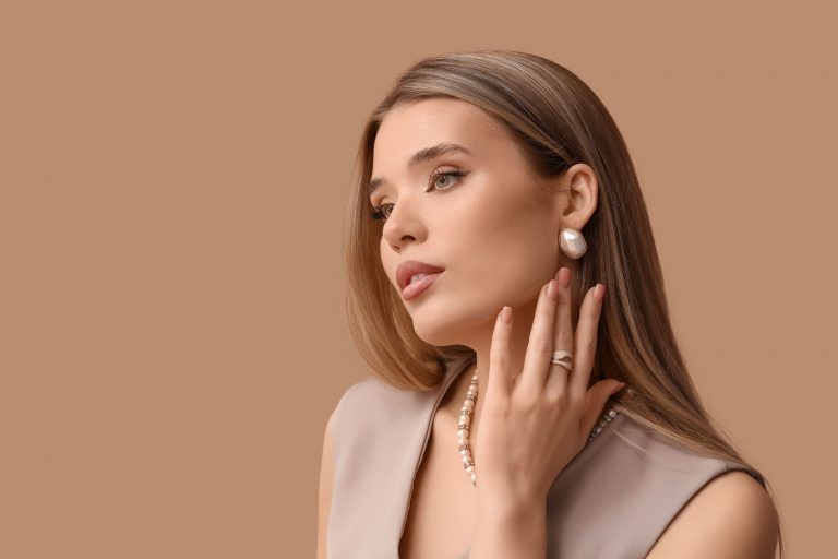 10 Best Earring Ideas for the Office Outlook 10 Best Earring Ideas for the Office Outlook